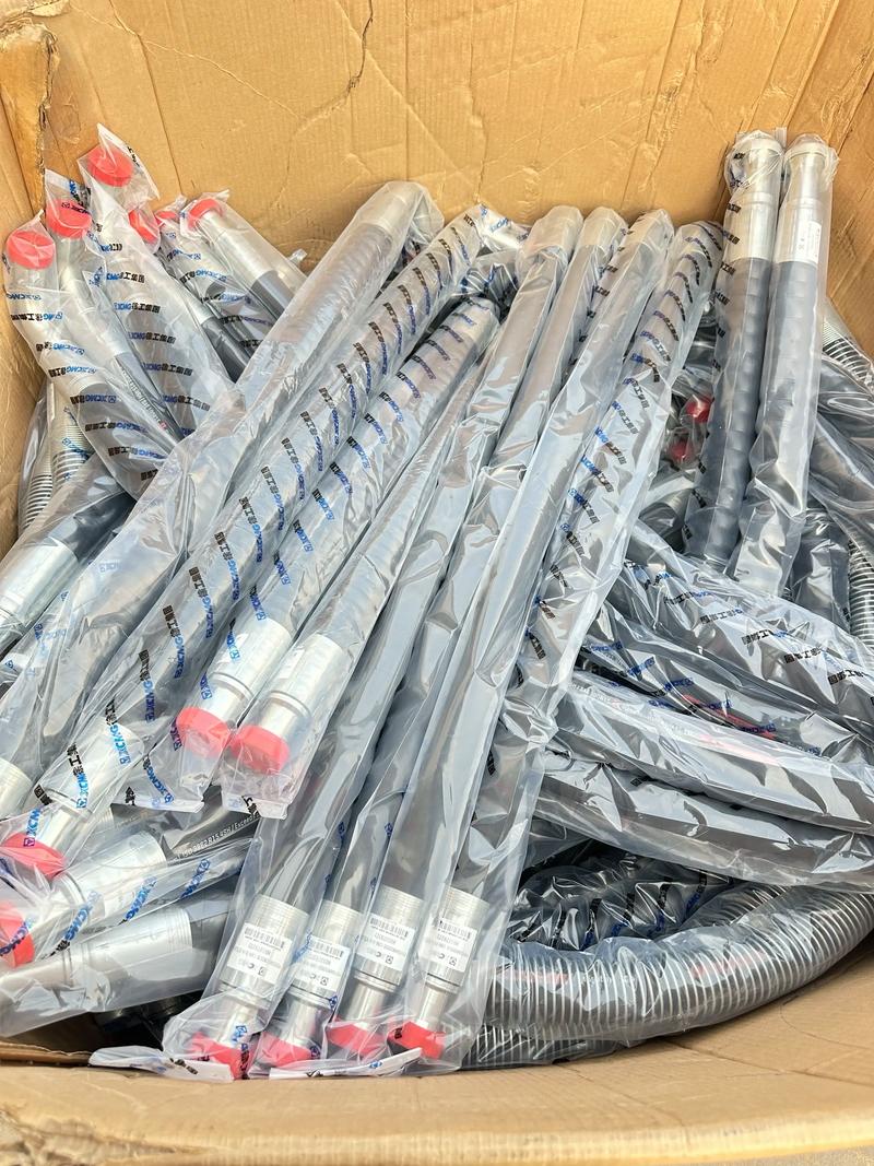 氧气,乙炔气瓶胶管分别是什么颜色?