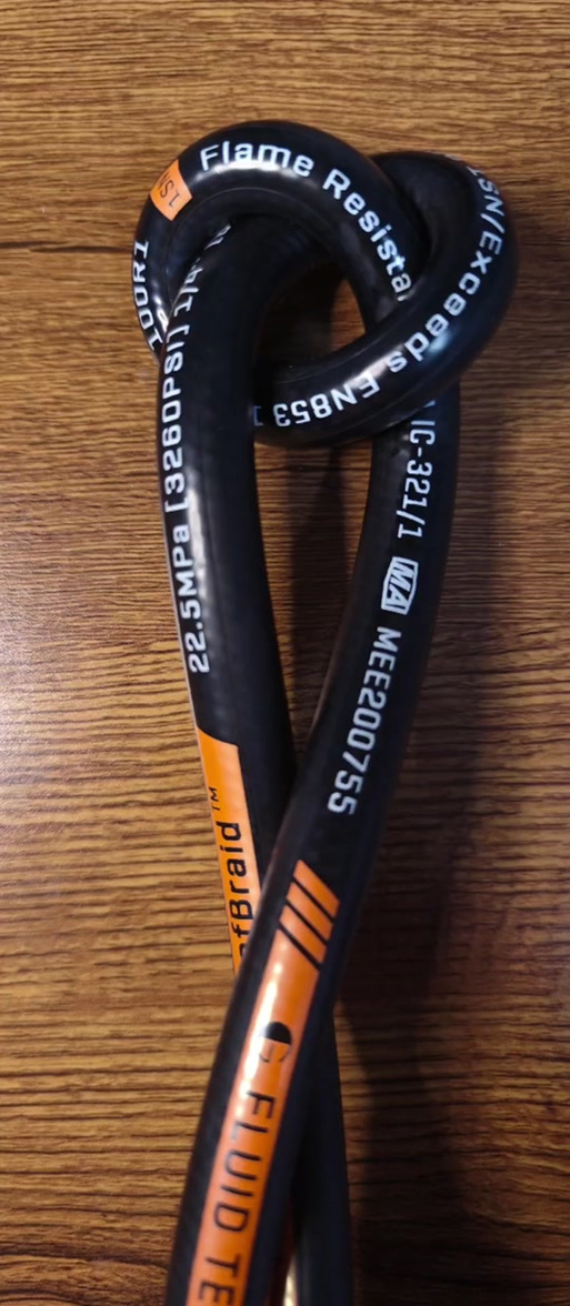 如何选用及安装液压胶管