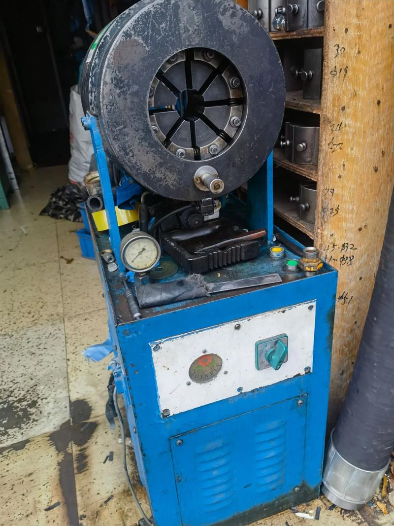 油管旁边的小管是什么