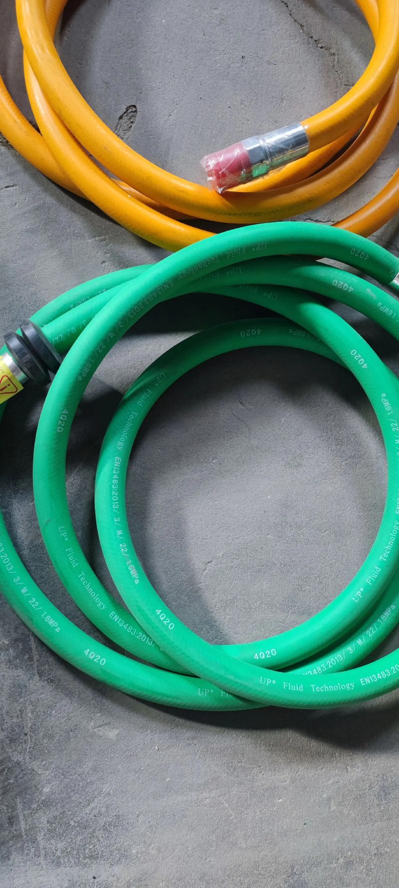 油管旁边的小管是什么