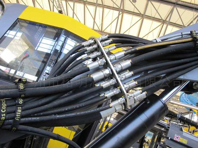 您好 请问您是否可以提供详细完整的a型。d型液压胶管接头标准规范,希望...